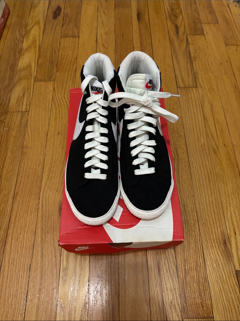 *Brand New* YOUTH Nike Black & White Blazer Mid-Top Sneakers